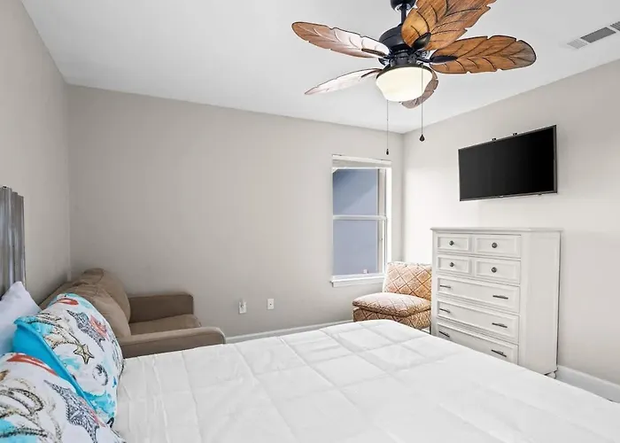 Holiday home 6 Min Walk To Pool Fishing Pier Sleeps 10